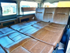 ハイエースワゴンアウトドア　キャンプ　車中泊　バンライフ　１BOX　ベッド　キャンピングカー